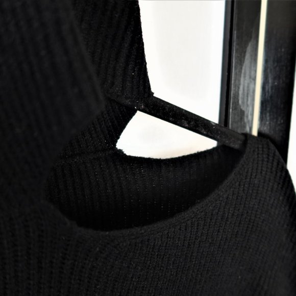LOVESTITCH Black Asymmetrical Off Shoulder Turtle Neck Sweater Size Large - Picture 2 of 11
